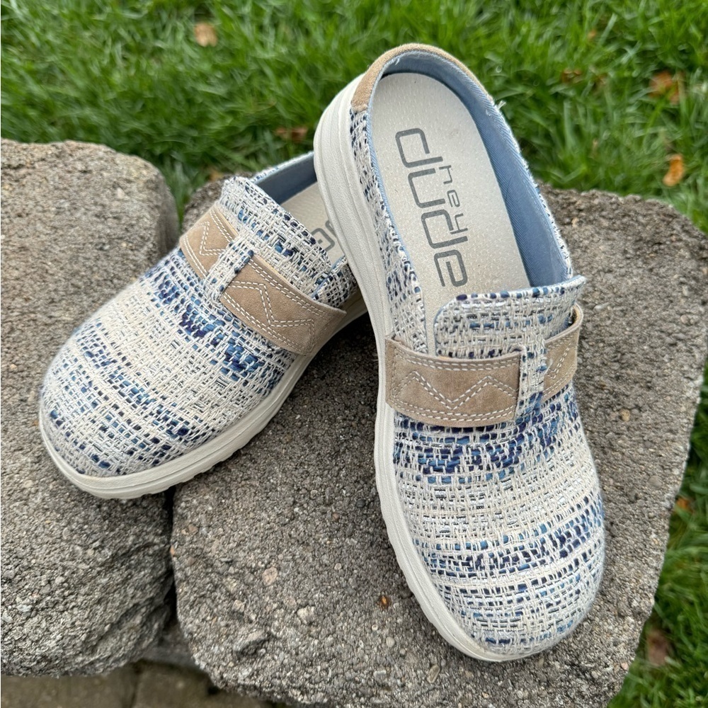 HEY DUDE~NORA BLUE WAVES~SLIP ON~STEP OUT~SUPER LIGHTWEIGHT~SLIDE MULE~NICE~BR